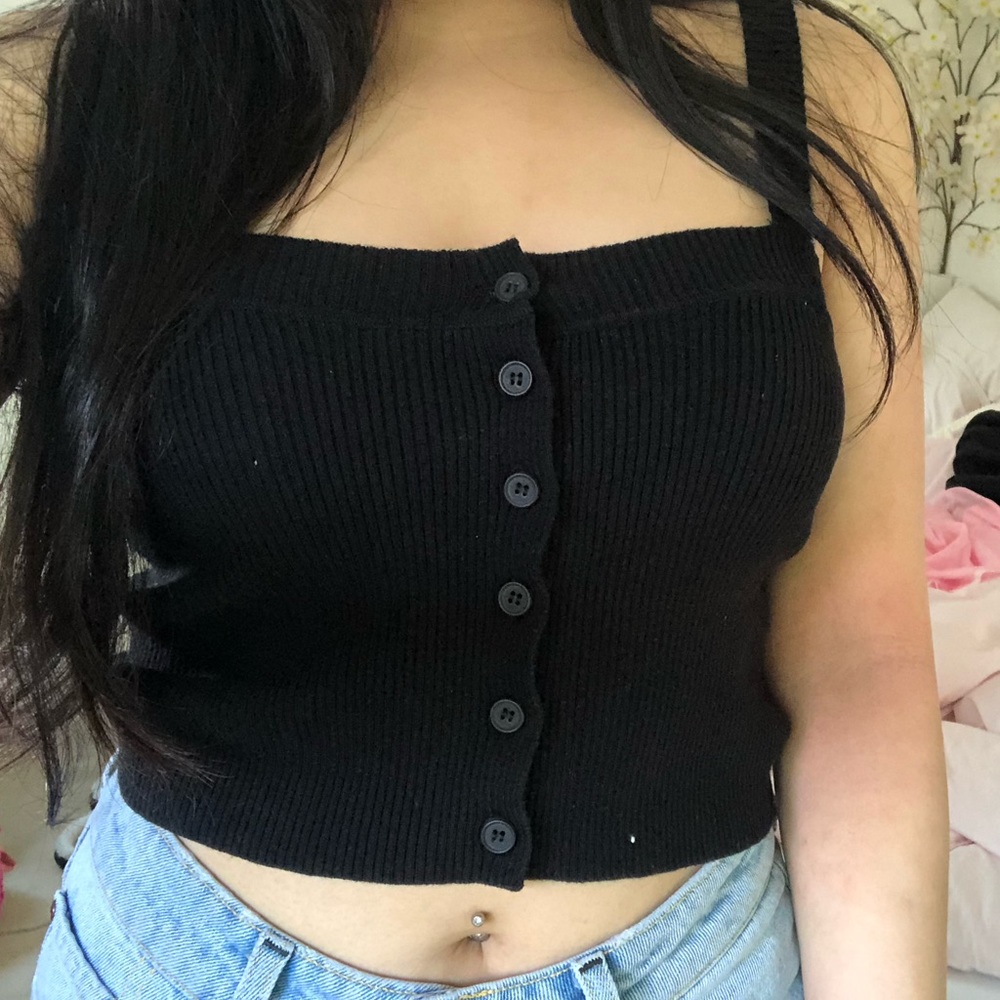 Brandy Melville Cropped Button Up Sweater Tank